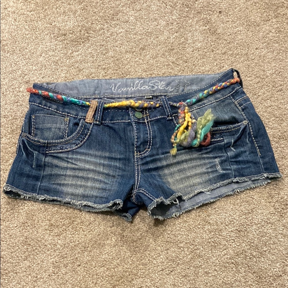 Vintage Vanilla Star Distressed Cut-Offs